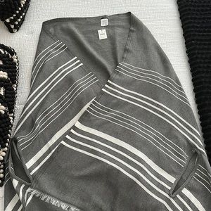 J. Crew Wrap NWT comes from a pet/smoke free home. Feel free to ask questions.